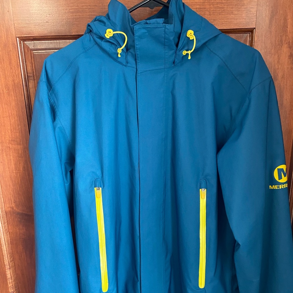 Men’s M Merrill Light-Weight Jacket W/Hood.